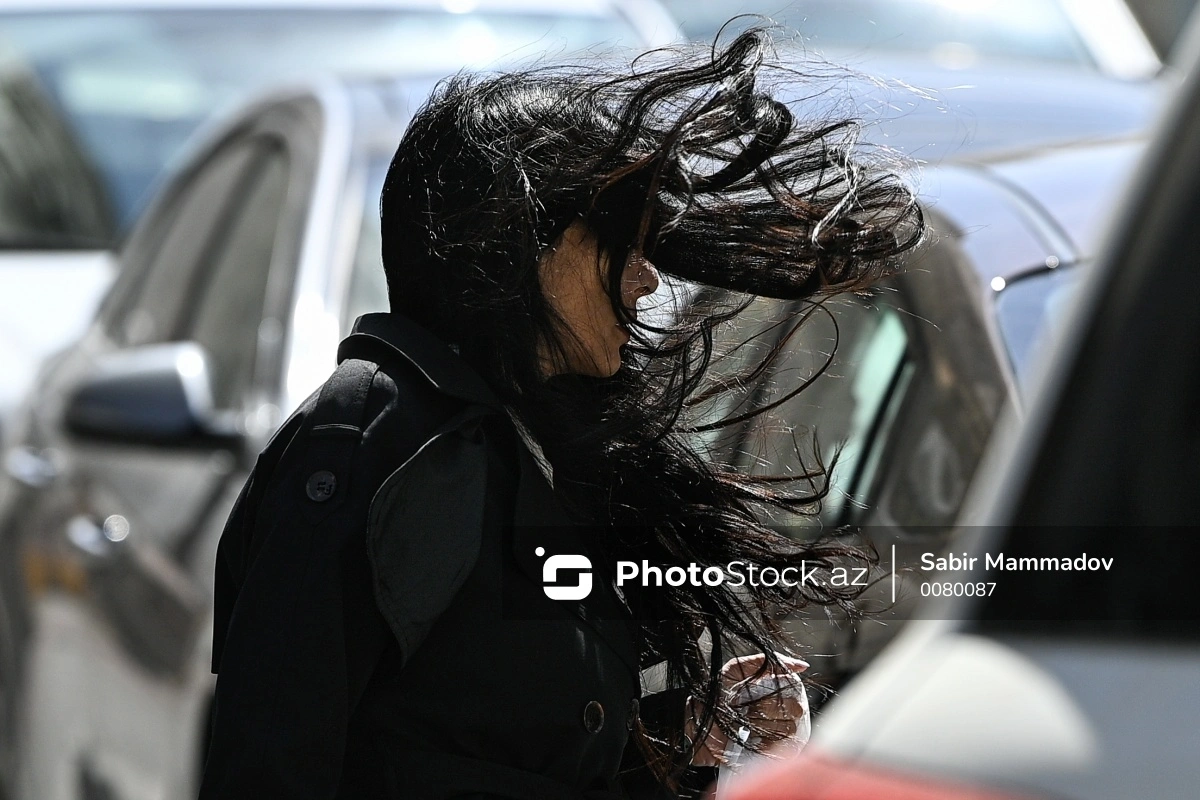 В Азербайджане в связи с ветреной погодой объявлены желтое и оранжевое предупреждения