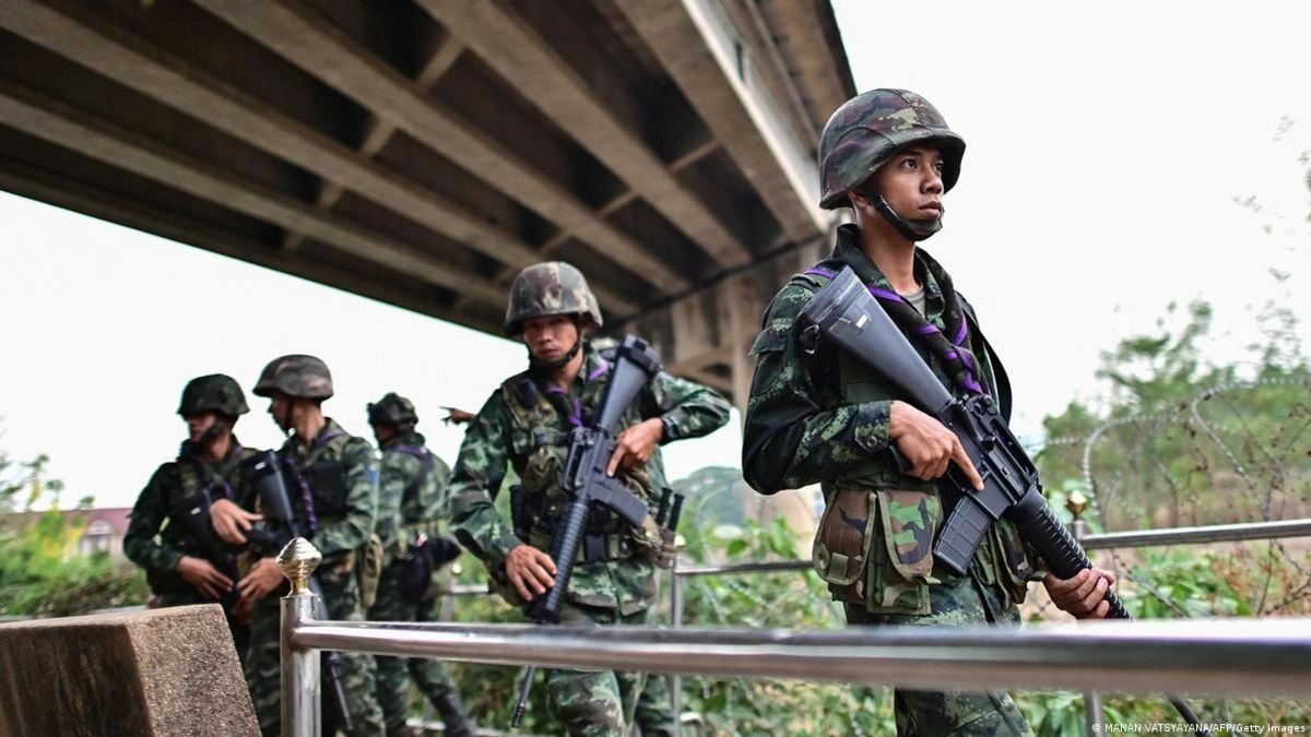 Tailand əsir götürdüyü 18 hərbçini Kambocaya qaytardı