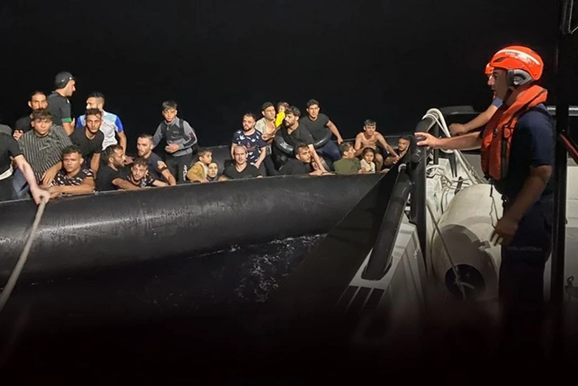 У побережья Измира задержаны 74 нелегальных мигранта