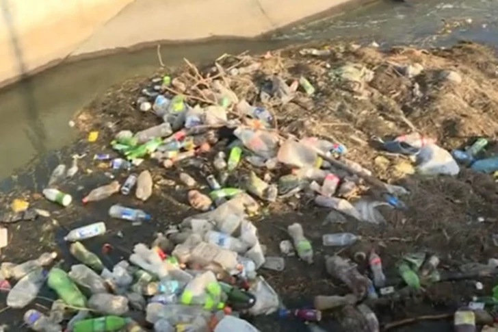 В Агджабединском районе водоканал оказался завален мусором-ФОТО-ВИДЕО