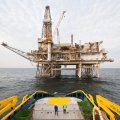 Цена азербайджанской нефти приблизилась к 66 долларам