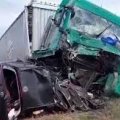 В Казахстане в ДТП с участием грузовика два человека погибли, еще два ранены