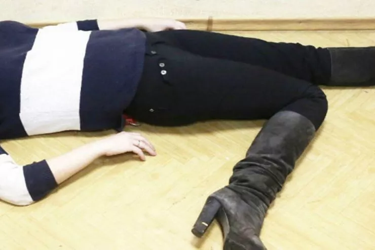 Yeni il gecəsi tanış olduğu qızı öldürüb meyitini divarın içində gizlətdi