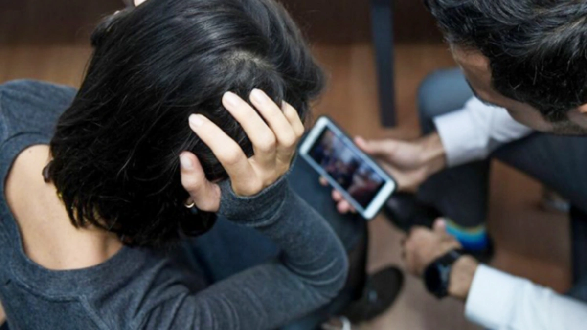 Borcluları Qabil Məmmədovla şantaj edən qadının evindən tapılan pullar kimə məxsusdur?