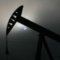 Добыча нефти в России сократилась
