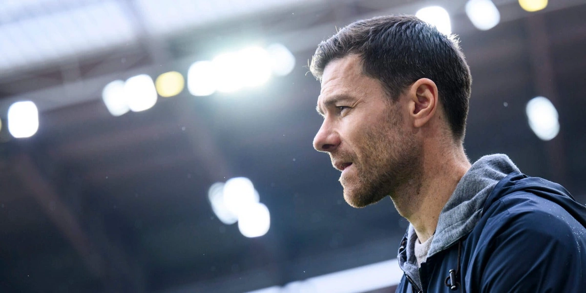 Xabi Alonso karyerasını İngiltərə Premyer Liqasında davam etdirə bilər