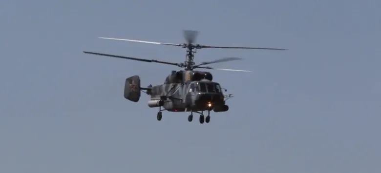 В Японии пропал вертолет с тремя людьми на борту