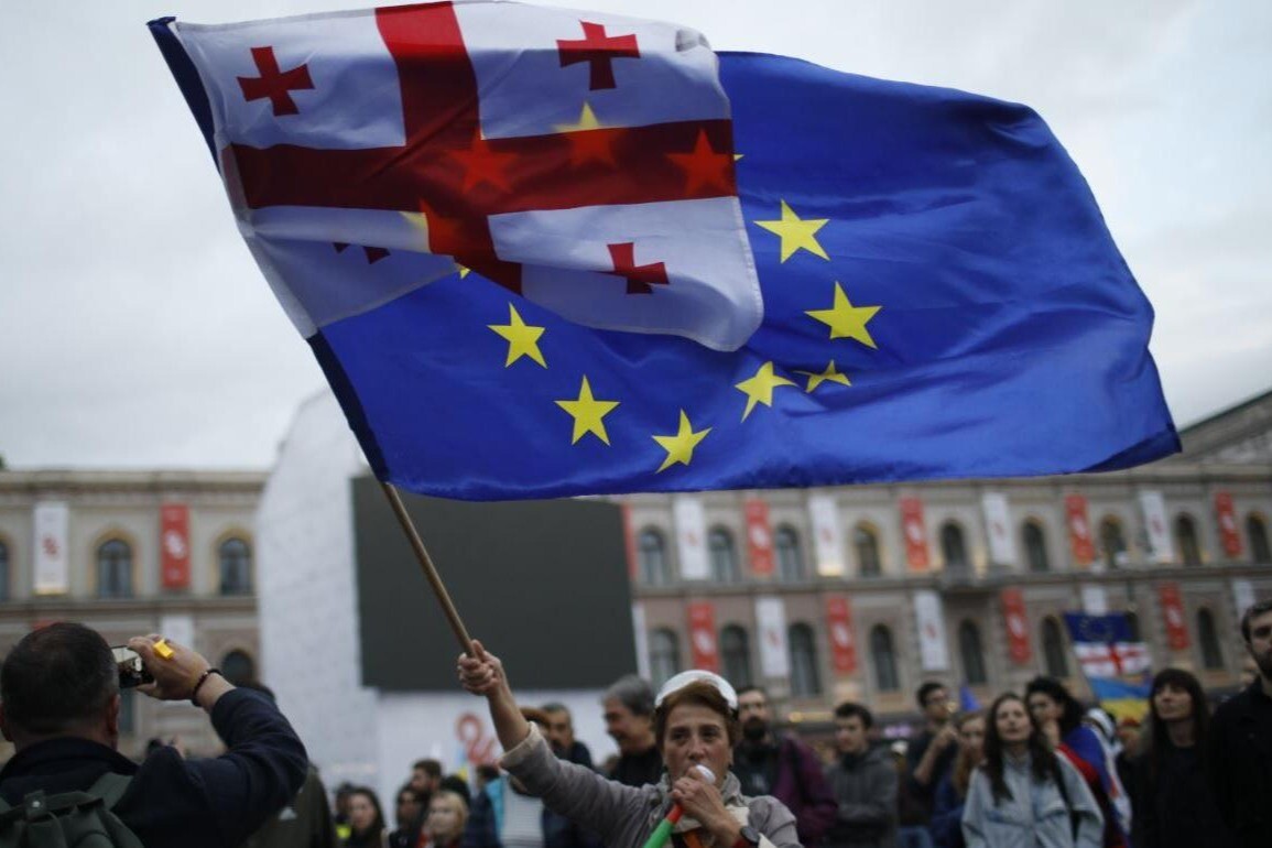 ЕК начала процесс приостановки безвиза для грузинских дипломатов