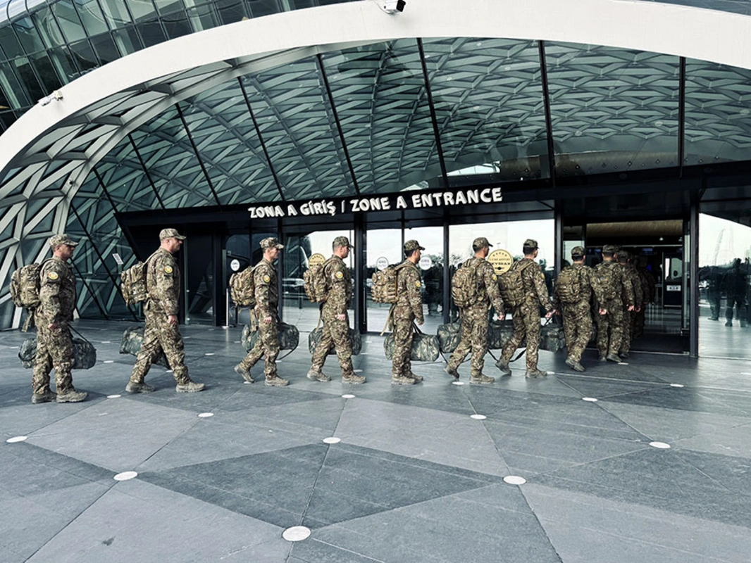 Azərbaycan hərbçiləri birgə təlimdə iştirak etmək üçün BƏƏ-yə gediblər - FOTO