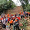 Число погибших из-за схода оползня в Индонезии возросло до 48 человек