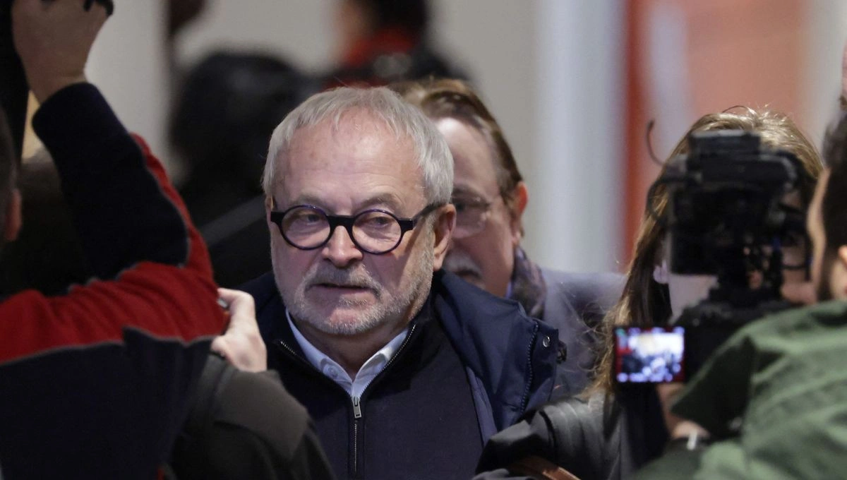 Fransalı keçmiş senator azadlıqdan məhrum edildi