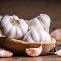 Viruslara qarşı qalxan: Gündə neçə diş sarımsaq yemək olar?
