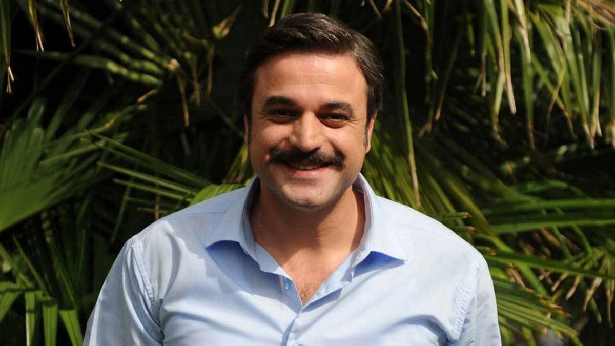 Türkiyənin tanınmış aktyoru Ufuk Özkana qaraciyər köçürüldü