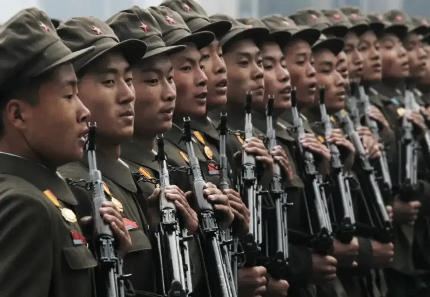 ГУР: Военные КНДР ведут огонь по Украине из Курской области