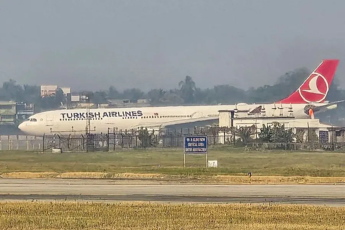 Türk Hava Yollarına məxsus təyyarədə yanğın: Hava gəmisi Hindistanda təcili eniş etdi