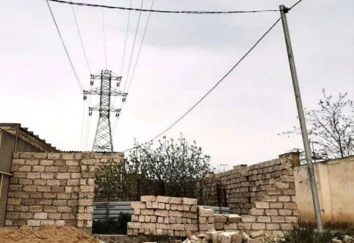 Погибшим из-за сильного ветра в Баку оказался сотрудник ГААДА