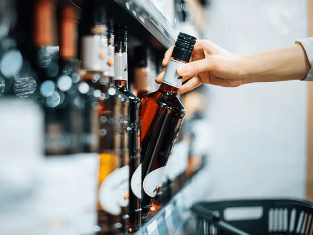 Tailandda parlament seçkisinə görə spirtli içki satışı qadağan edildi