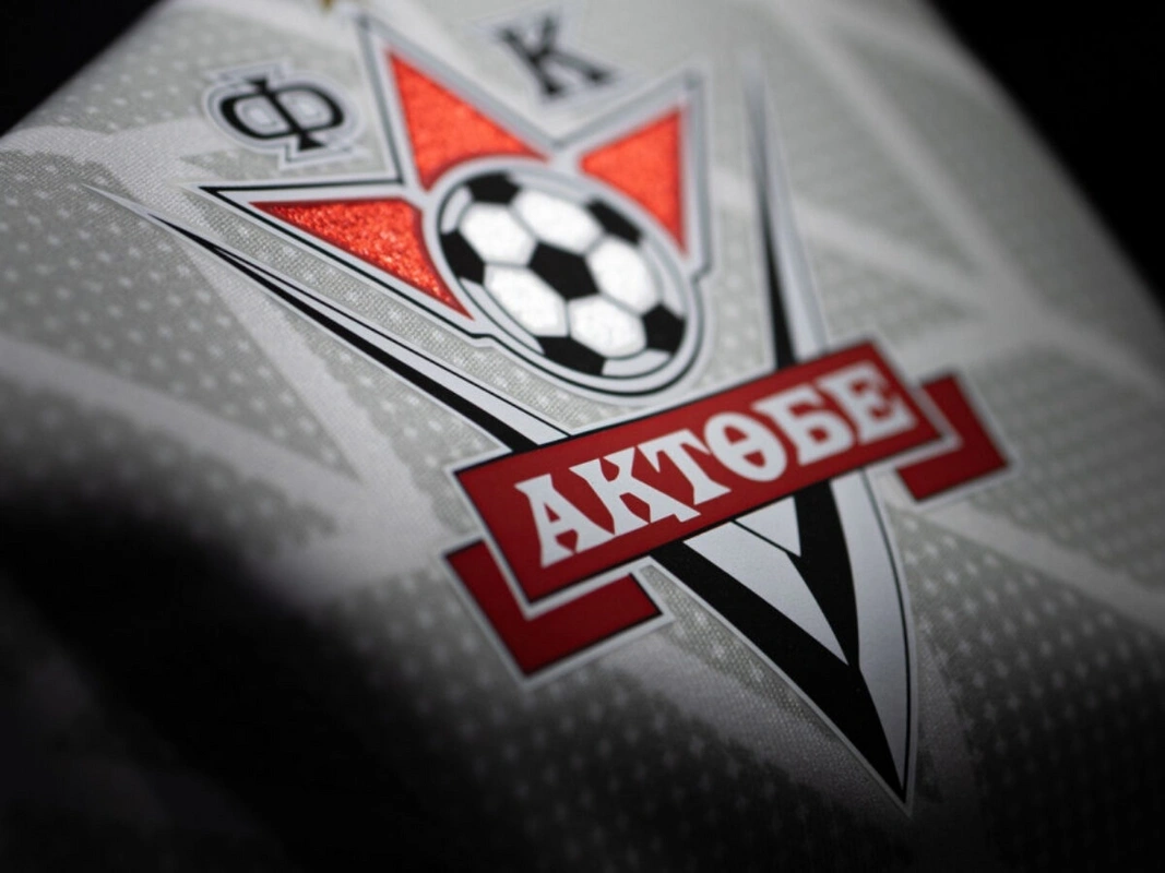 Qazaxıstan klubu daha bir ulduz futbolçunu transfer edir