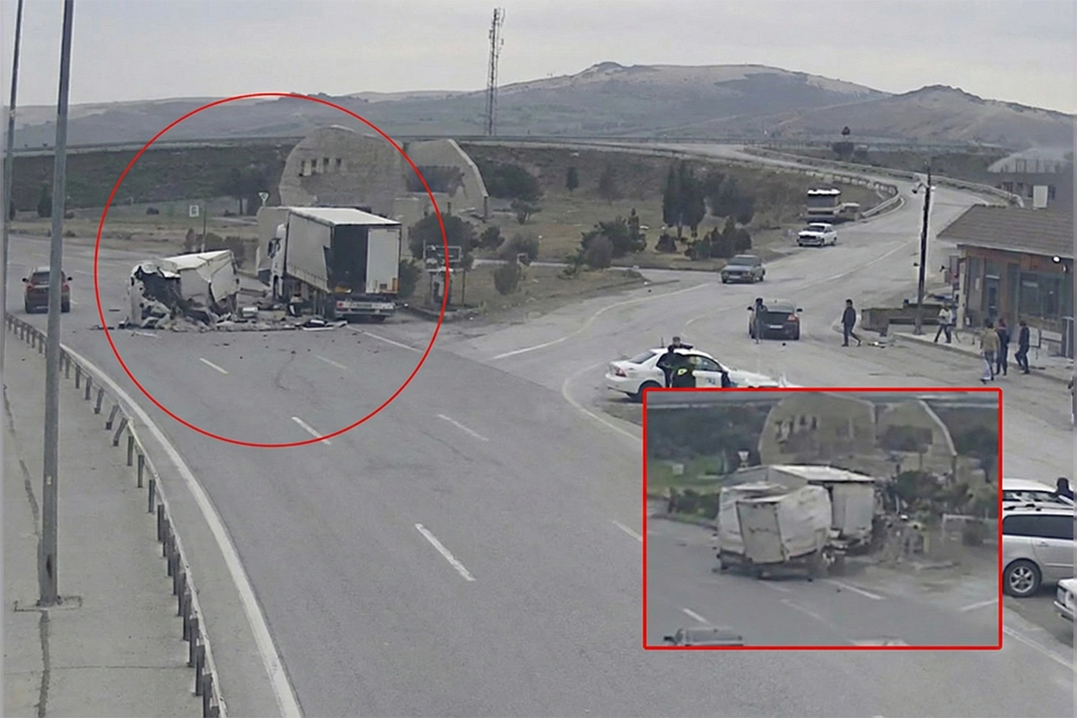 Bakı-Qazax yolunda yük avtomobili ağır qəzaya səbəb oldu - ANBAAN VİDEO