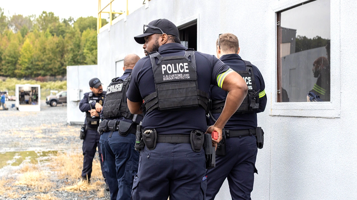 В США ученик открыл стрельбу в школе и ранил ребенка