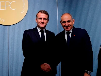 Макрон посетит Армению