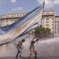 В Аргентине проходит масштабная забастовка профсоюзов против реформы труда