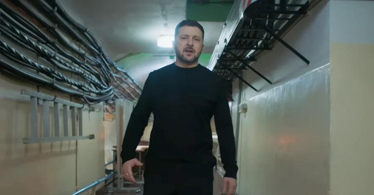 Zelenski sığındığı bunkeri göstərdi - VİDEO