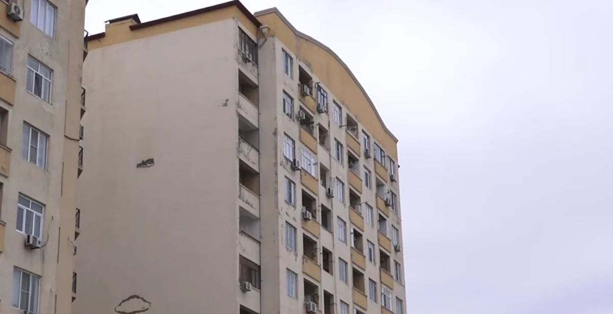 Nikah dövründə alınan mənzil boşanmadan sonra mübahisə mövzusu oldu - VİDEO