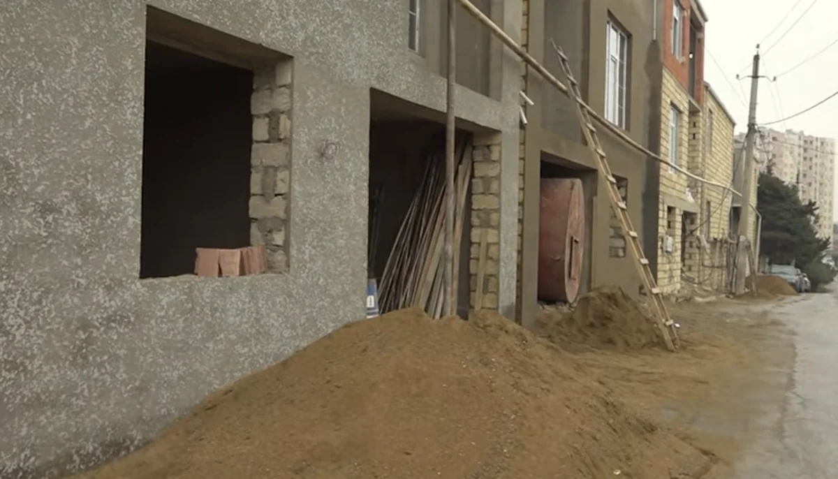 Masazırda tikinti qalmaqalı: Evlər arasında 