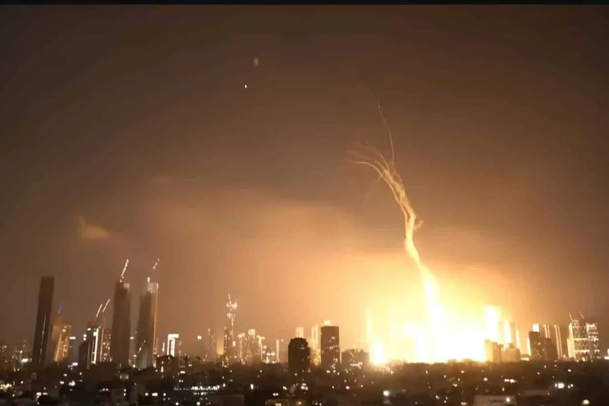 KİV: İran Tel-Əviv və İsrailin mərkəzinə 10-dan çox raket atıb