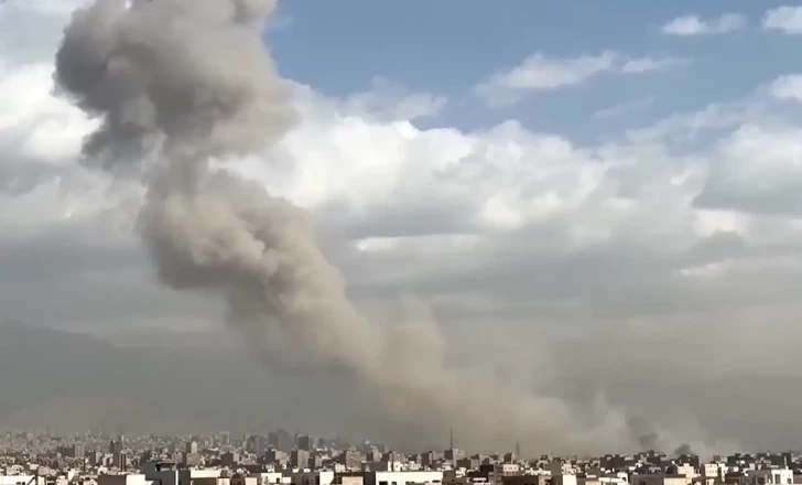 Иран нанес массированный удар по американской авиабазе в Бахрейне-ОБНОВЛЕНО-ВИДЕО-ФОТО