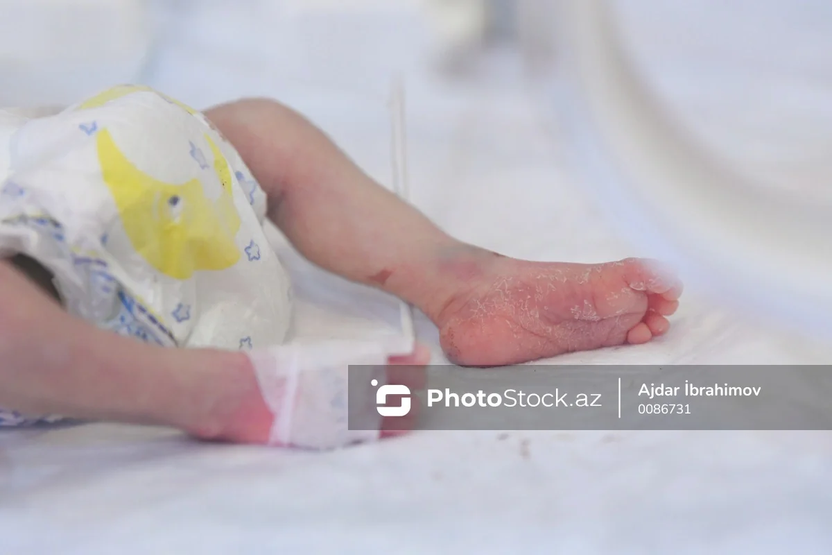 В Азербайджане ежедневно 32 ребенка рождаются вне брака