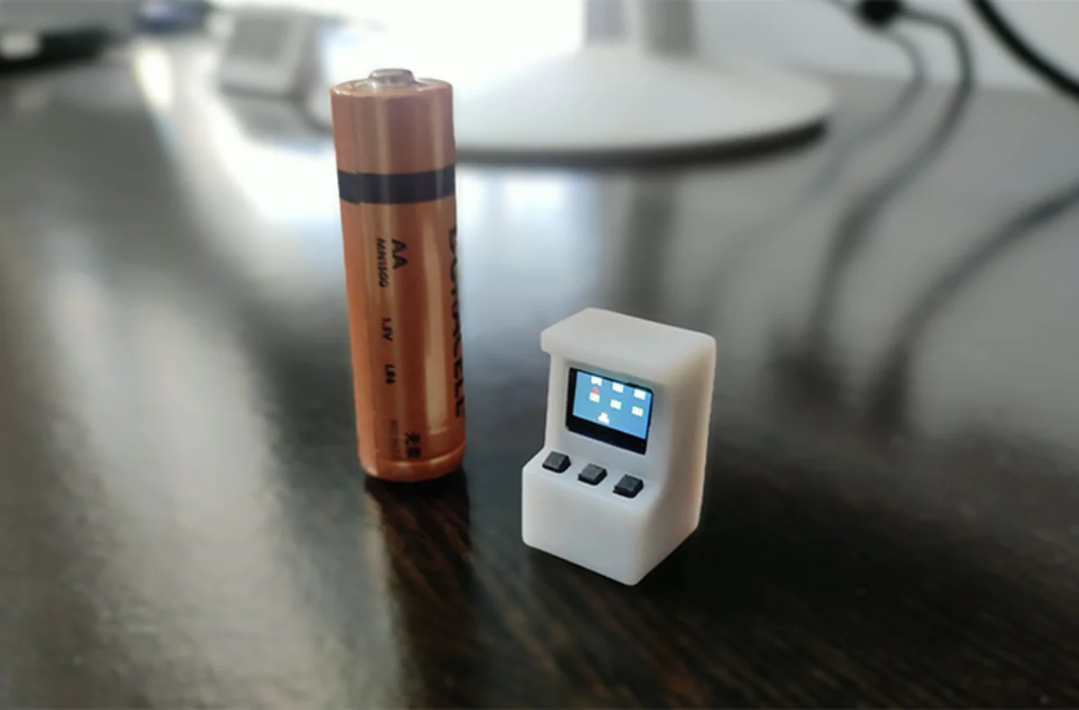 İnsan barmağından balaca oyun aparatı hazırlandı - FOTO/VİDEO