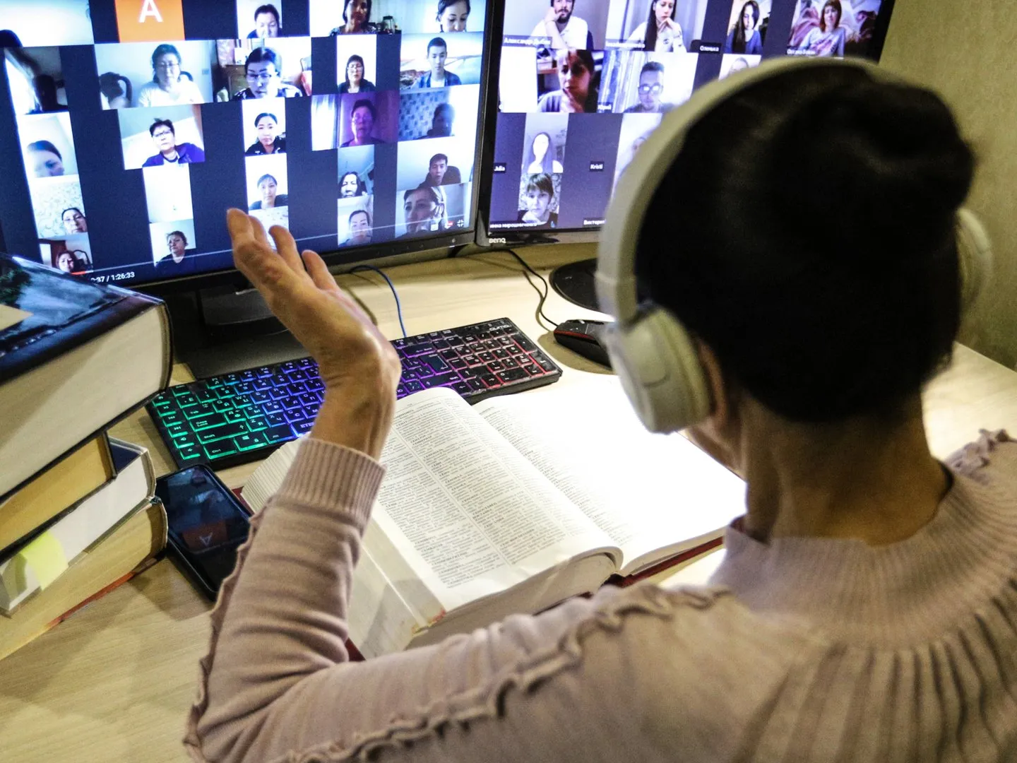 Иранские вузы переходят на дистанционное обучение до конца учебного года