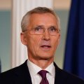 Столтенберг предупредил о риске краха НАТО
