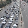 В Баку на 18 улицах и проспектах затруднено движение транспорта