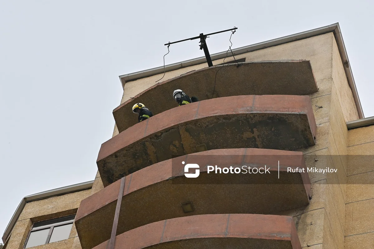 Пожар в многоэтажке в Баку: жильцы винят владельцев электромобилей -ОБНОВЛЕНО-ФОТО-ВИДЕО