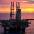 Цена азербайджанской нефти приблизилась к 123 долларам