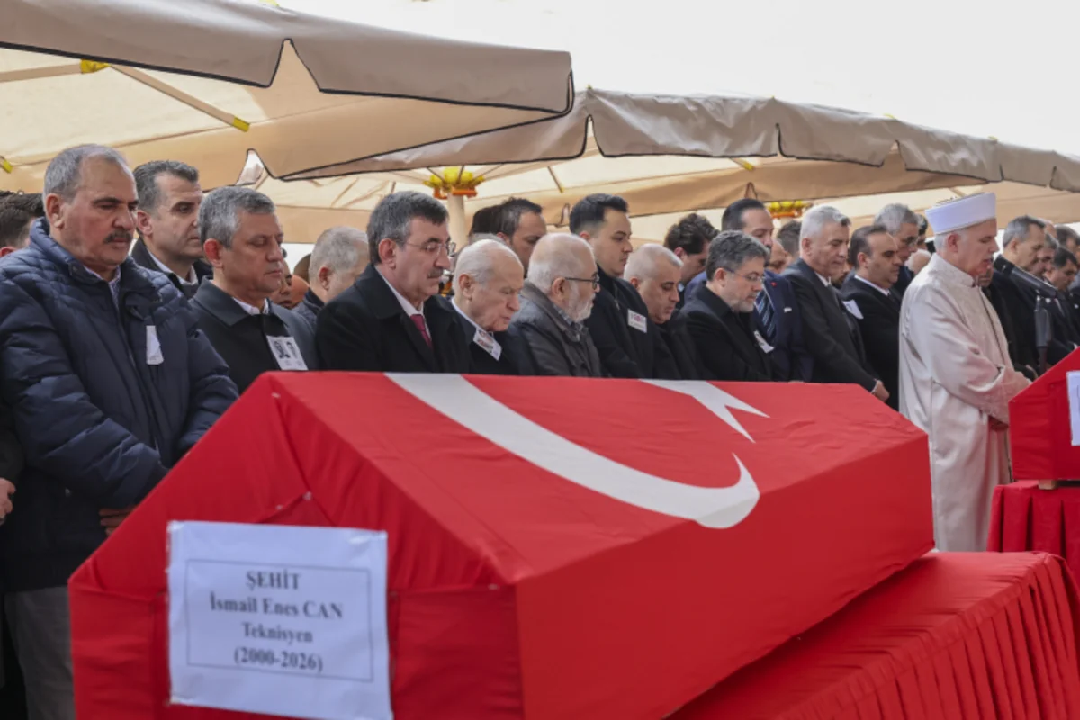 Qətərdə helikopter qəzasında həlak olan Türkiyə vətəndaşları dəfn edildilər - FOTO - VİDEO