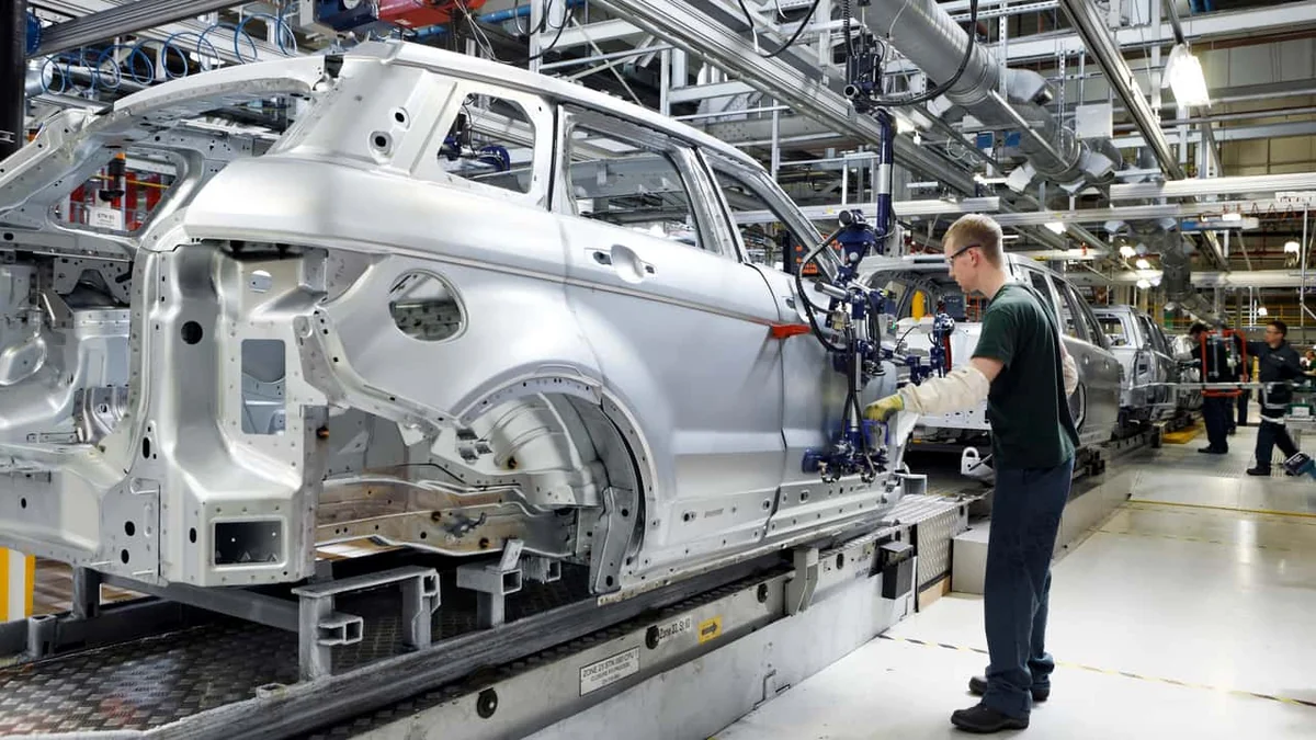 Qlobal avtosənaye xammal tədarükündə problemlərlə üz-üzə