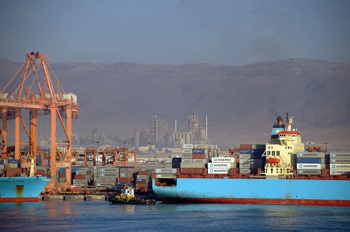 Omanın Salalah limanı dron hücumuna məruz qalıb