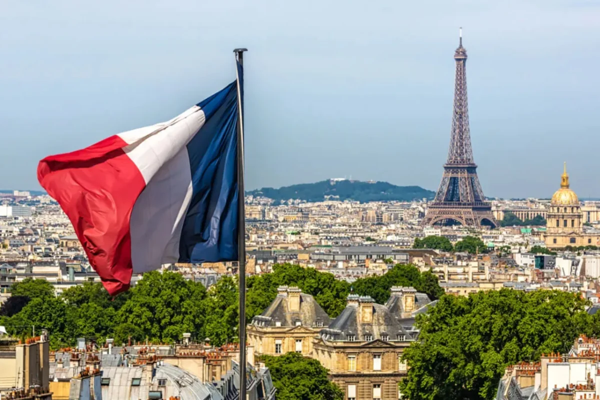 Fransa Trampın ittihamlarına cavab verdi