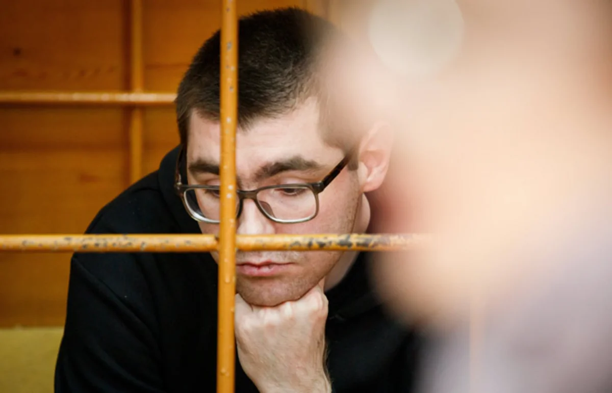 Jurnalist polis əmisinə rüşvət verərək MƏXFİ MƏLUMATLAR ALIB