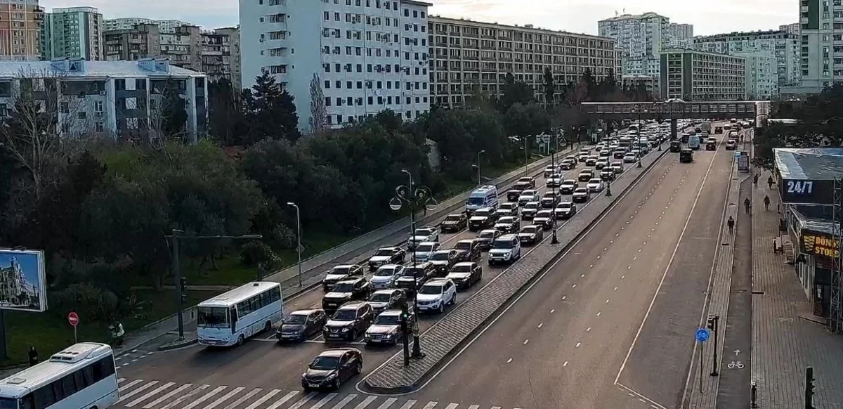Paytaxtın bu küçələrində sıxlıq var - SİYAHI