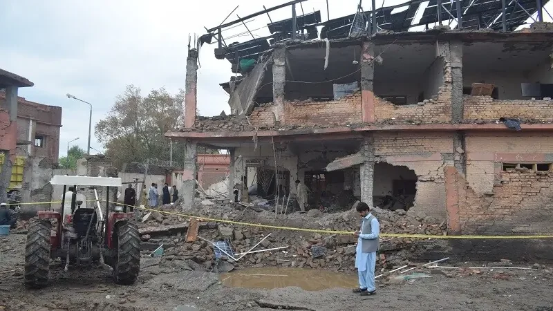 Pakistanda polis bölməsinə terror hücumu edildi - 5 nəfər öldü, 13 nəfər yaralandı