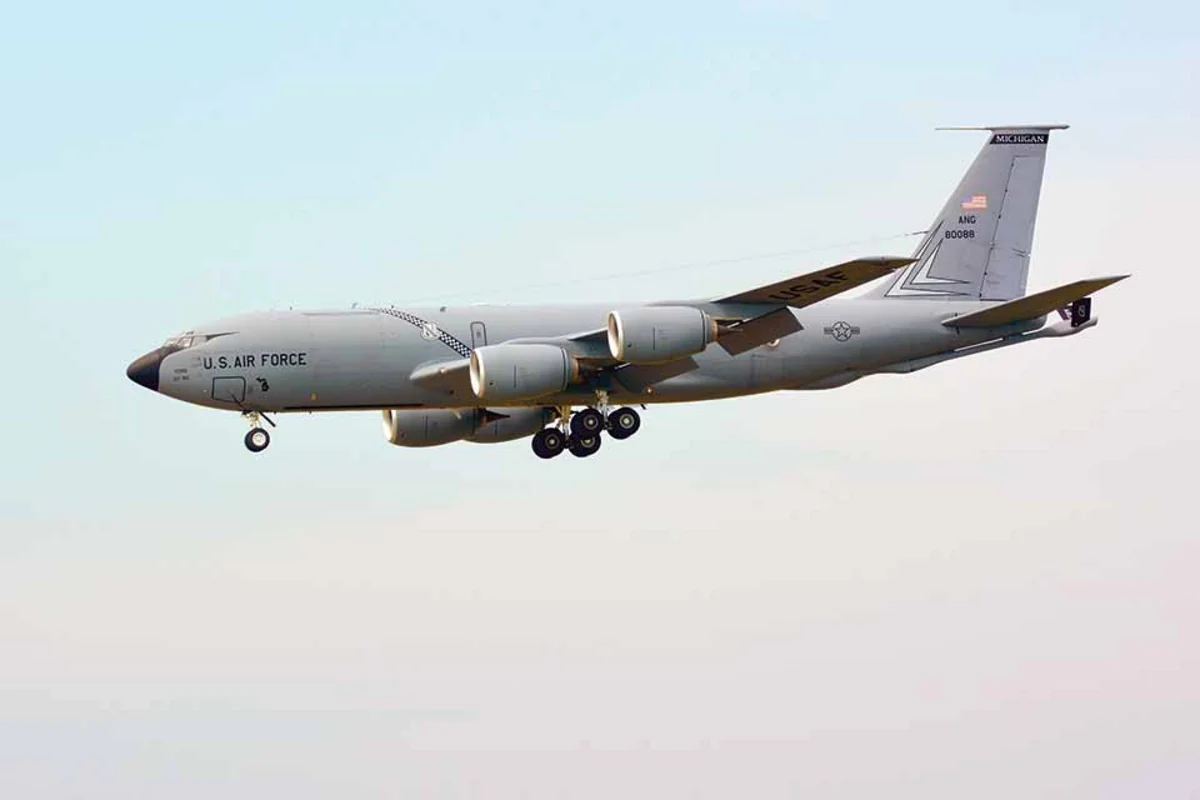 ABŞ təyyarəsi Aralıq dənizi üzərində qəza siqnalı verdi - FOTO