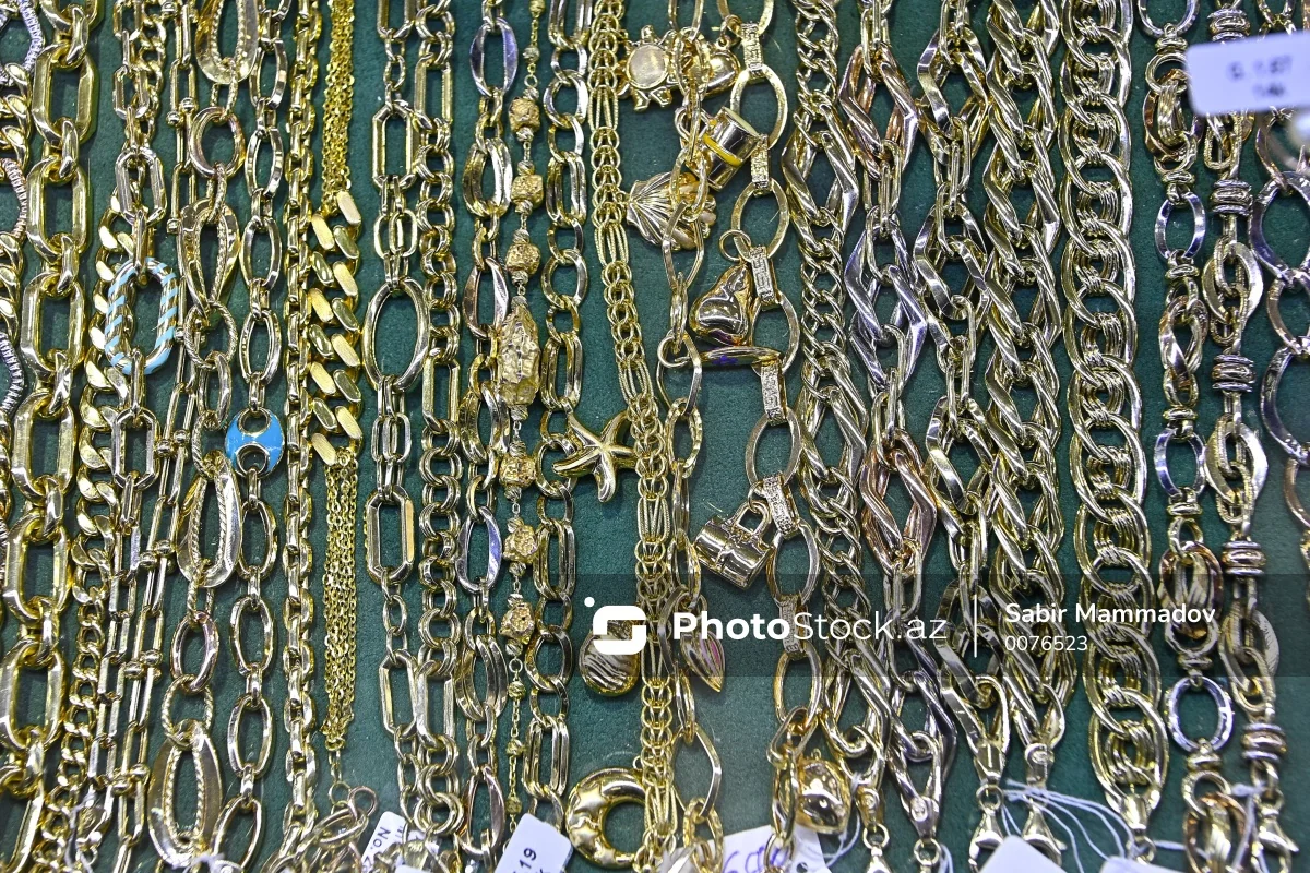 Объявлен приговор няне за кражу золота на 11 000 манатов из дома в Баку