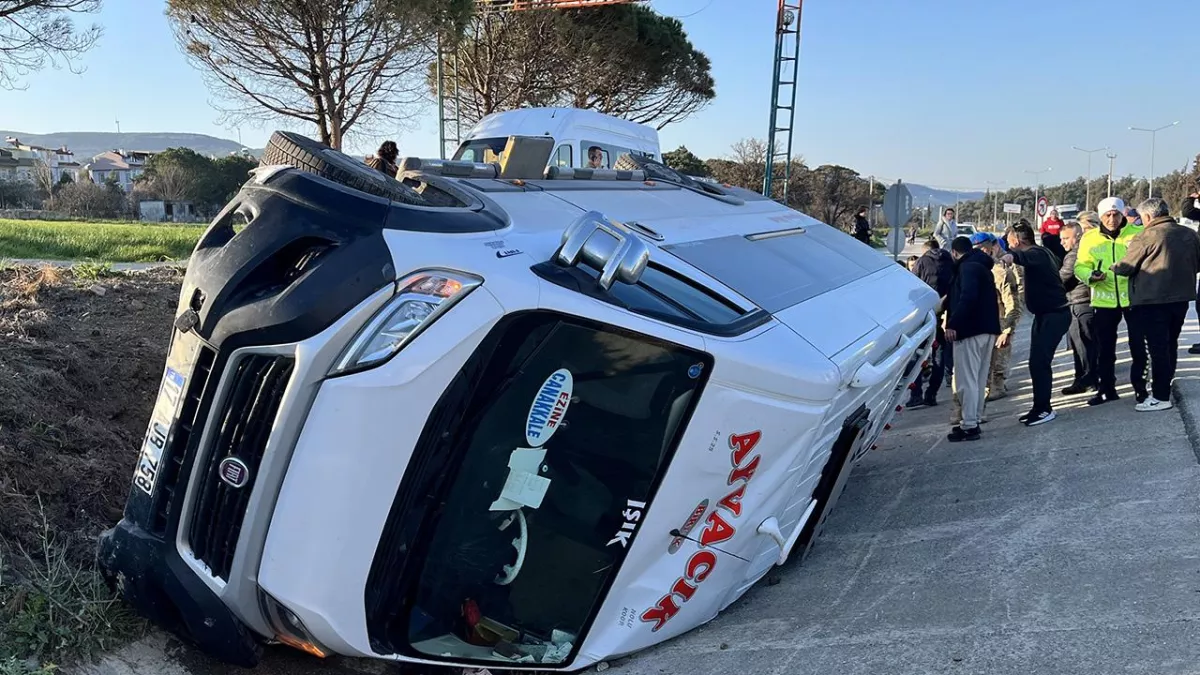 В турецком городе Бурса перевернулся пассажирский микроавтобус, есть пострадавшие