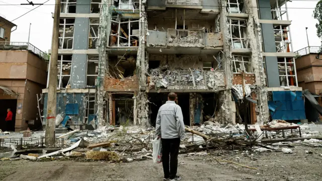 При ударах ВС РФ по Херсонской области погибли двое, пострадали 13 человек