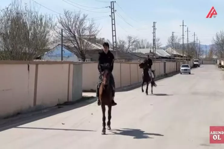 Bu kənddə evlərin əksəriyyəti palçıqdan tikilib - VİDEO